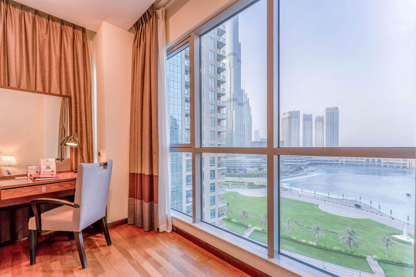 Ramada-by-Wyndham-Downtown-Dubai-Room-19