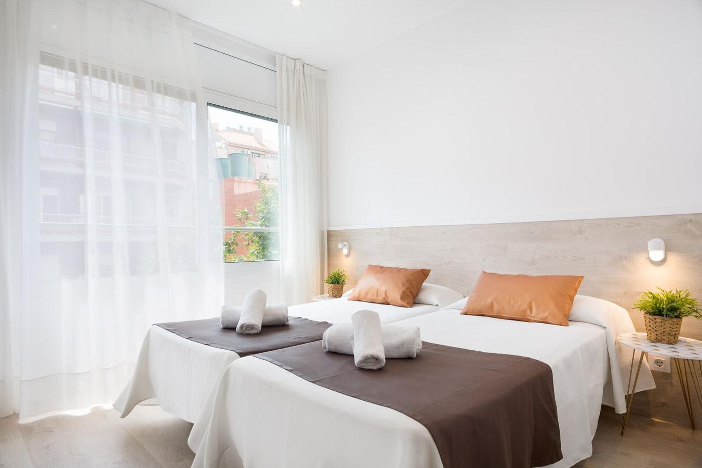 BcnStop Sagrada Familia Apartments-Spain-Barcelona-Room-10