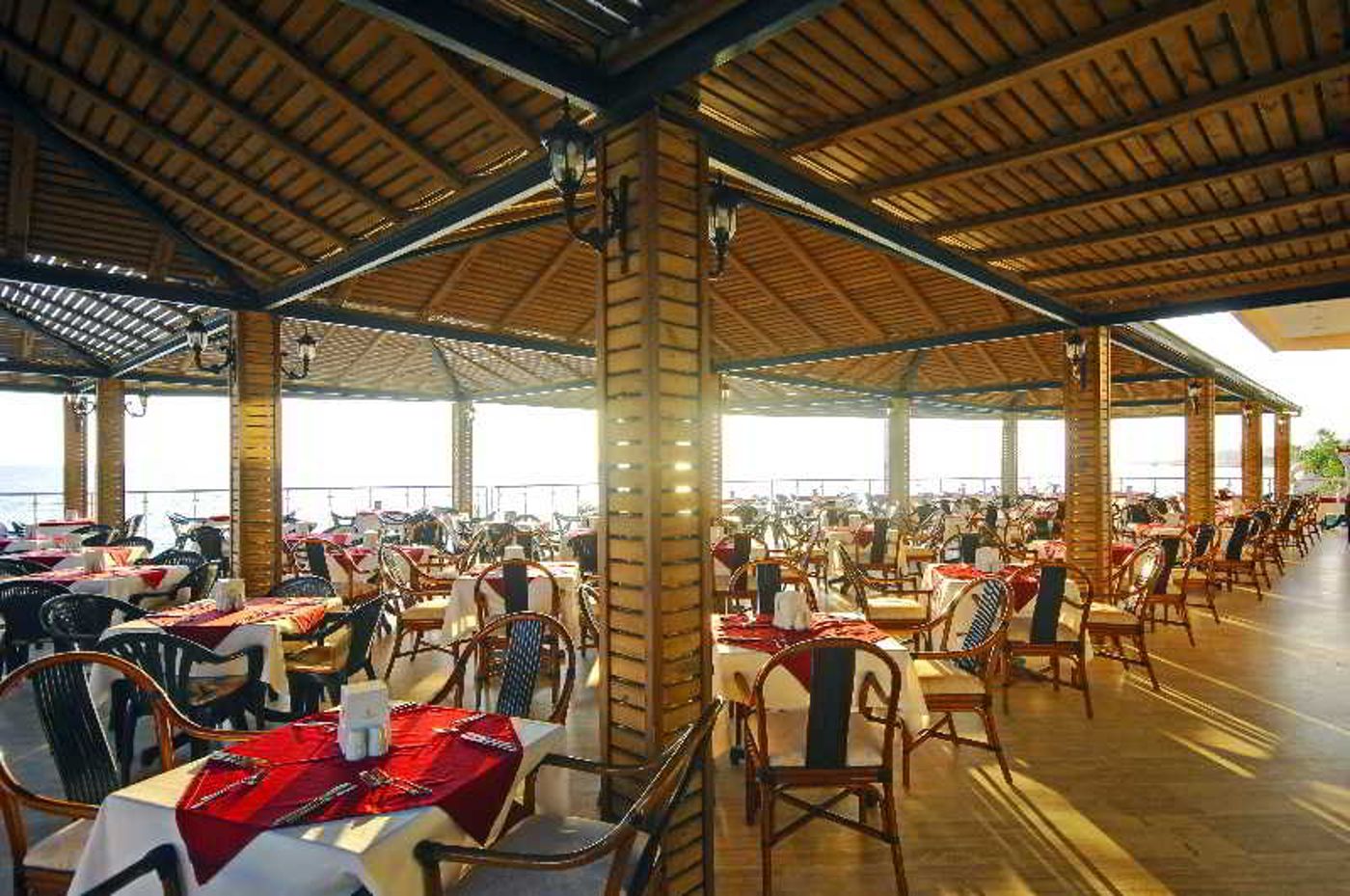 Aska-Just-In-Beach-Restaurant-18