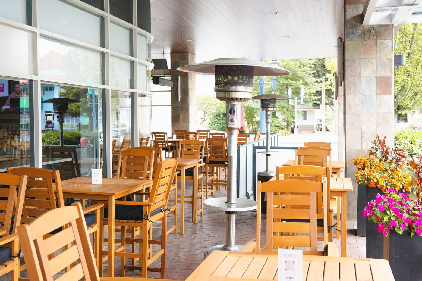 Vancouver-Airport-Marriott-Hotel-Terrace-40