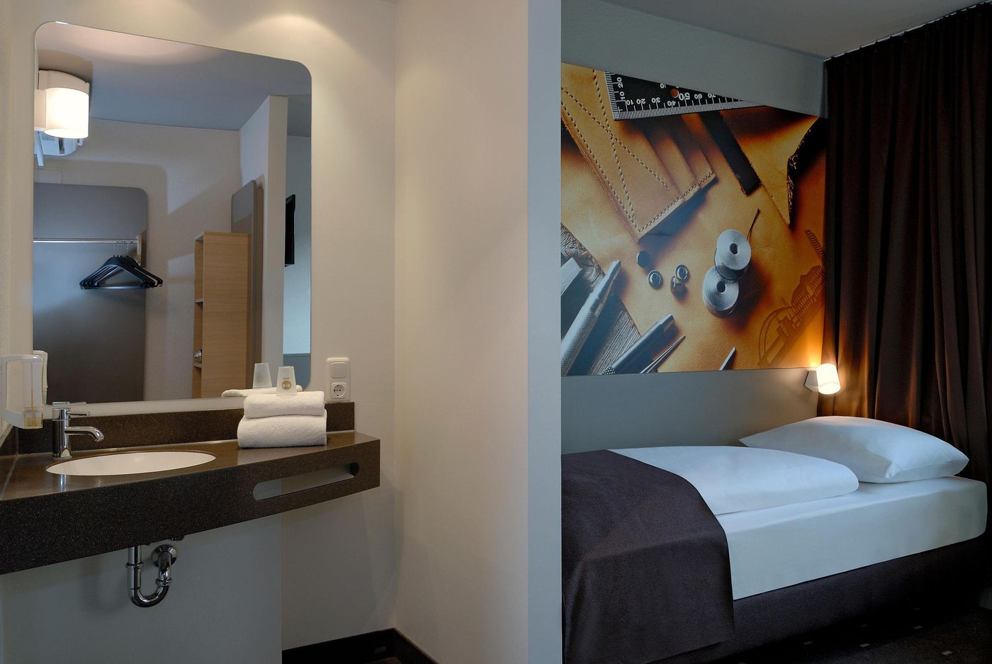 B&B Hotel Offenbach - Germany - Offenbach am Main - Room - 1