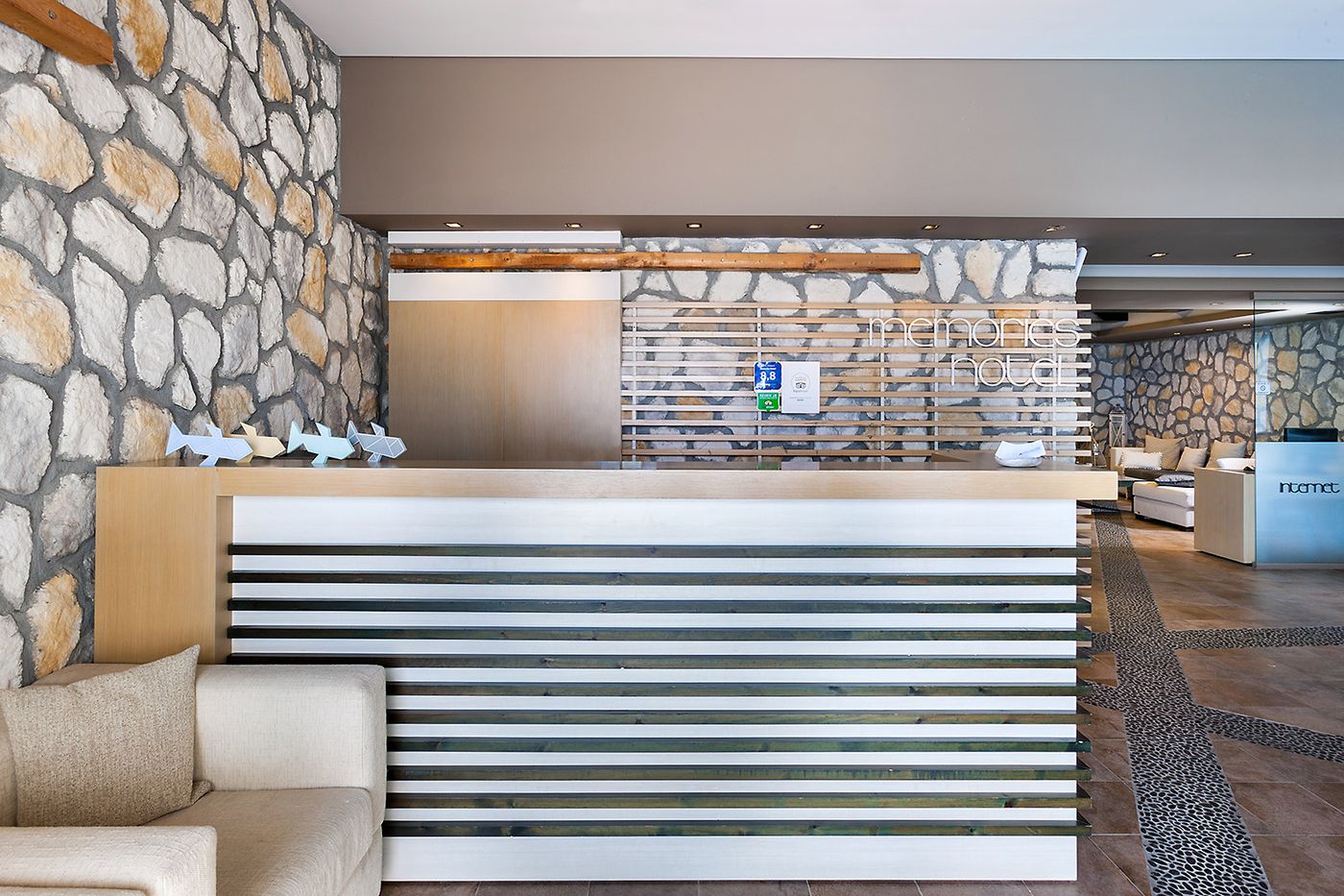 Memories-Beach-Lobby-34