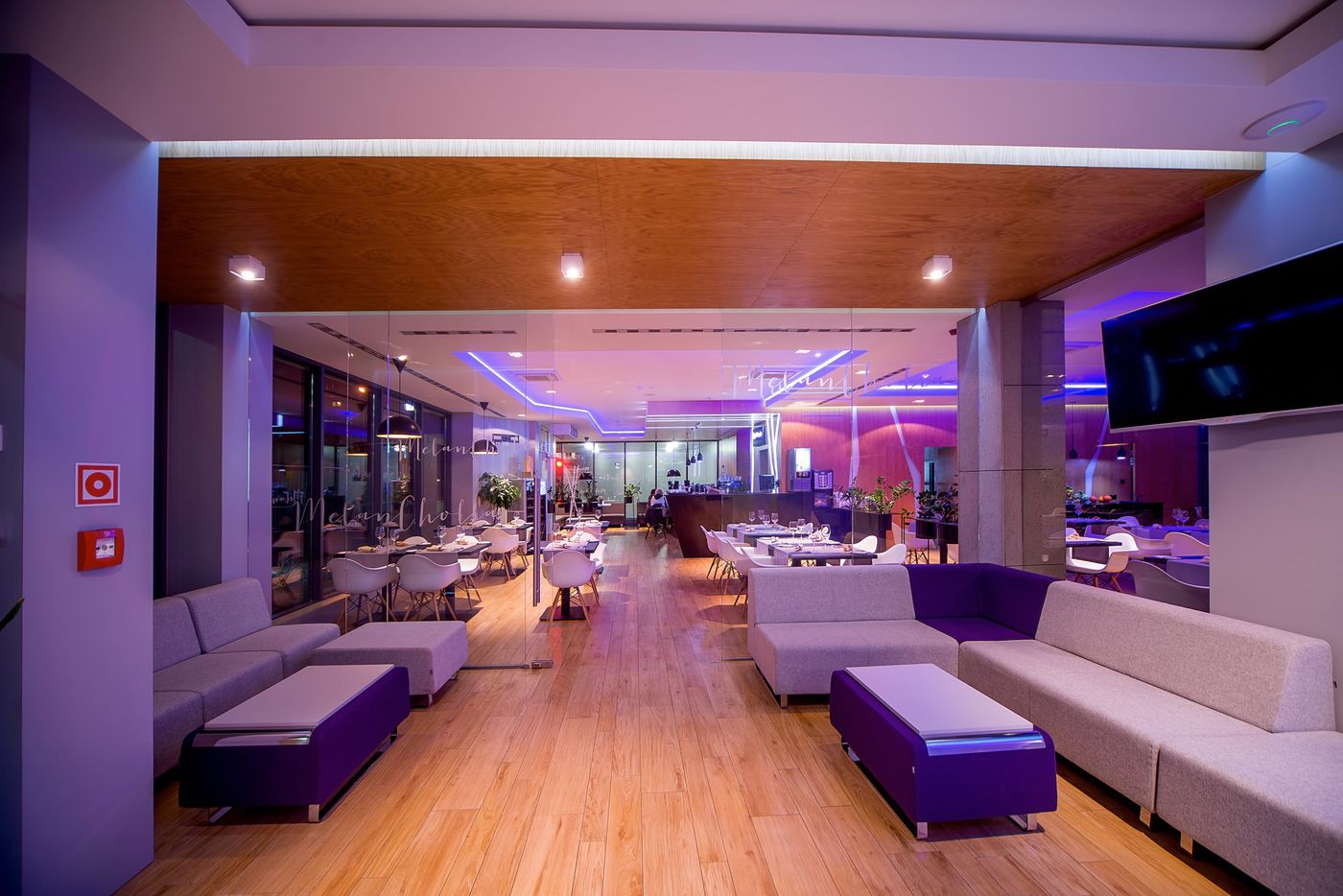 Invite-Poland-WROCLAW-Lobby-4