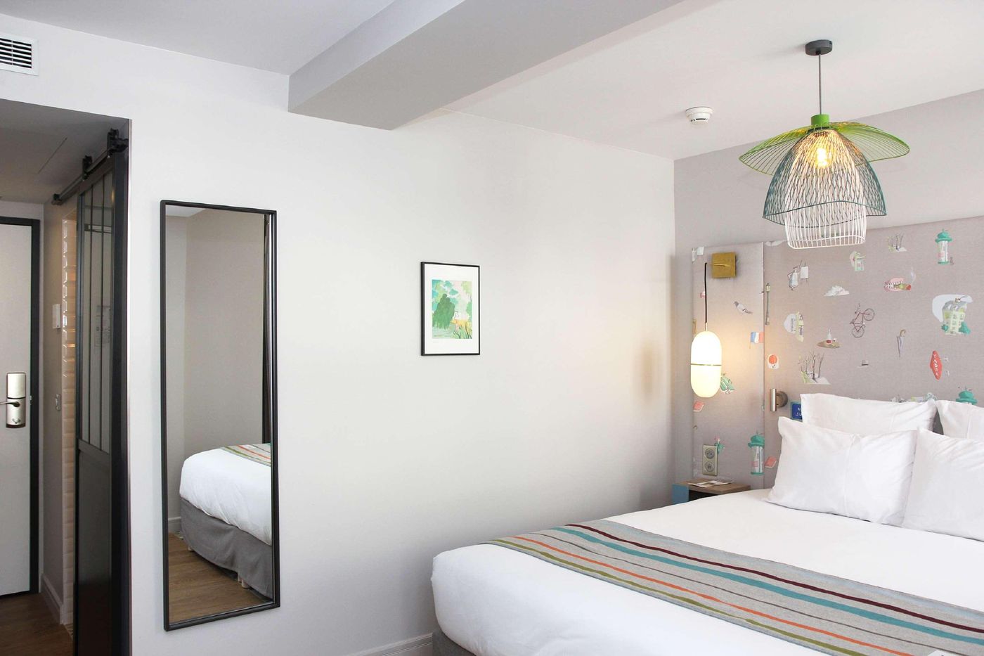 Hotel-Litteraire-Marcel-Ayme--BW-Premier-Collectio-Room-30