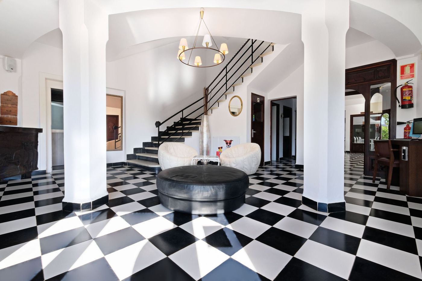 Azuline-Hotel-Galfi-Lobby-30