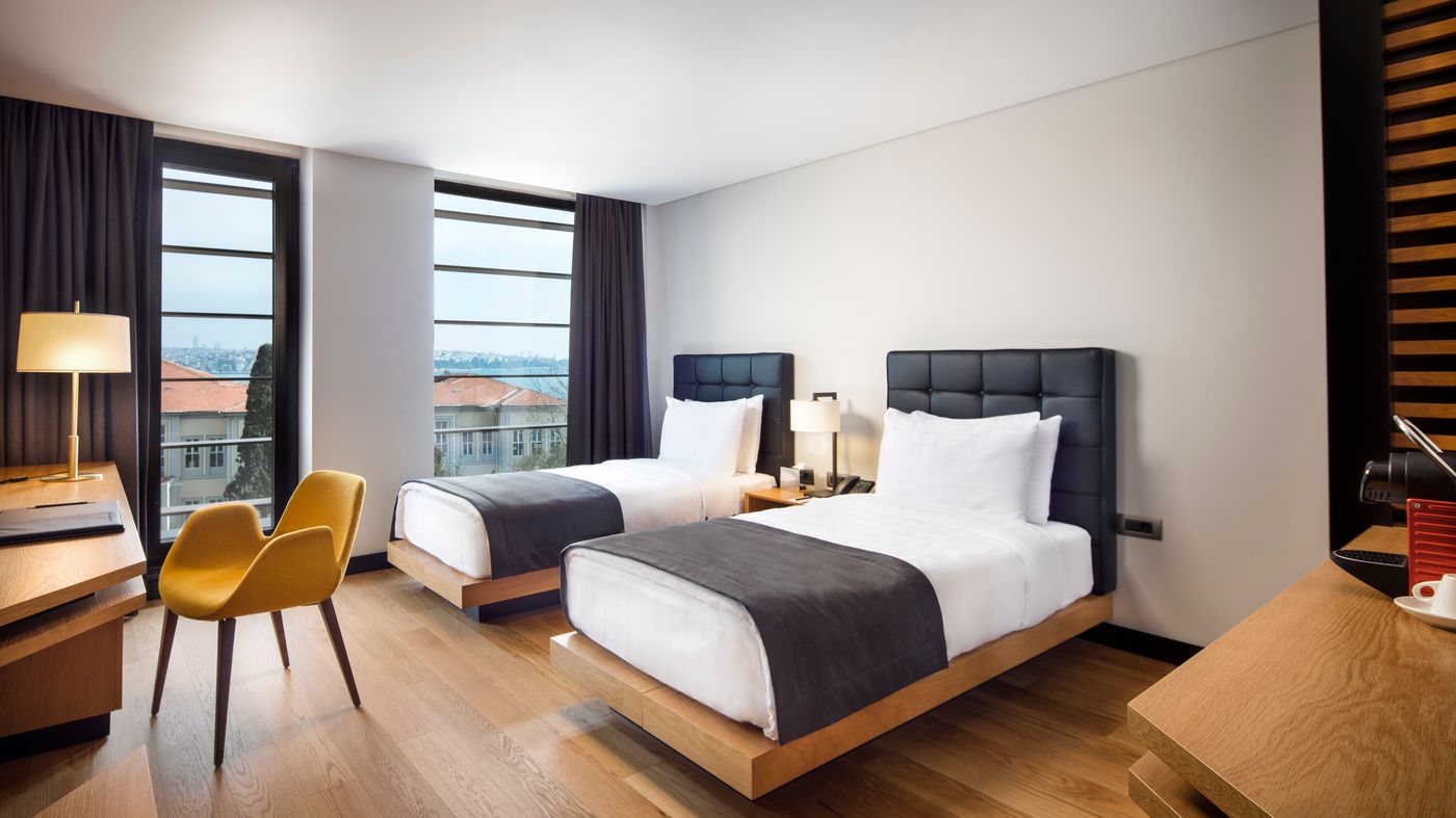 Metropolitan-Hotels-Bosphorus-Room-13
