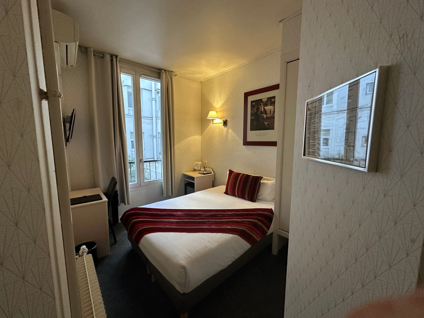 Hotel-Opera-Deauville-Room-12
