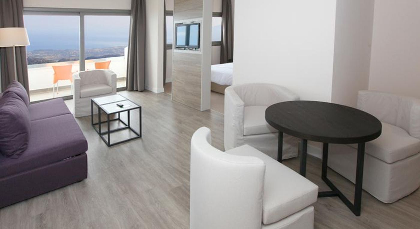 Droushia Heights Hotel