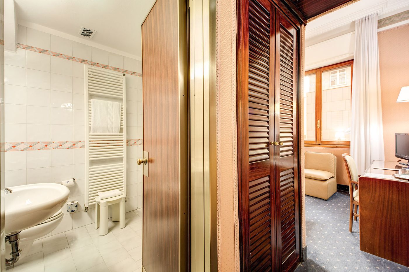 Bristol-Hotel-Room-16