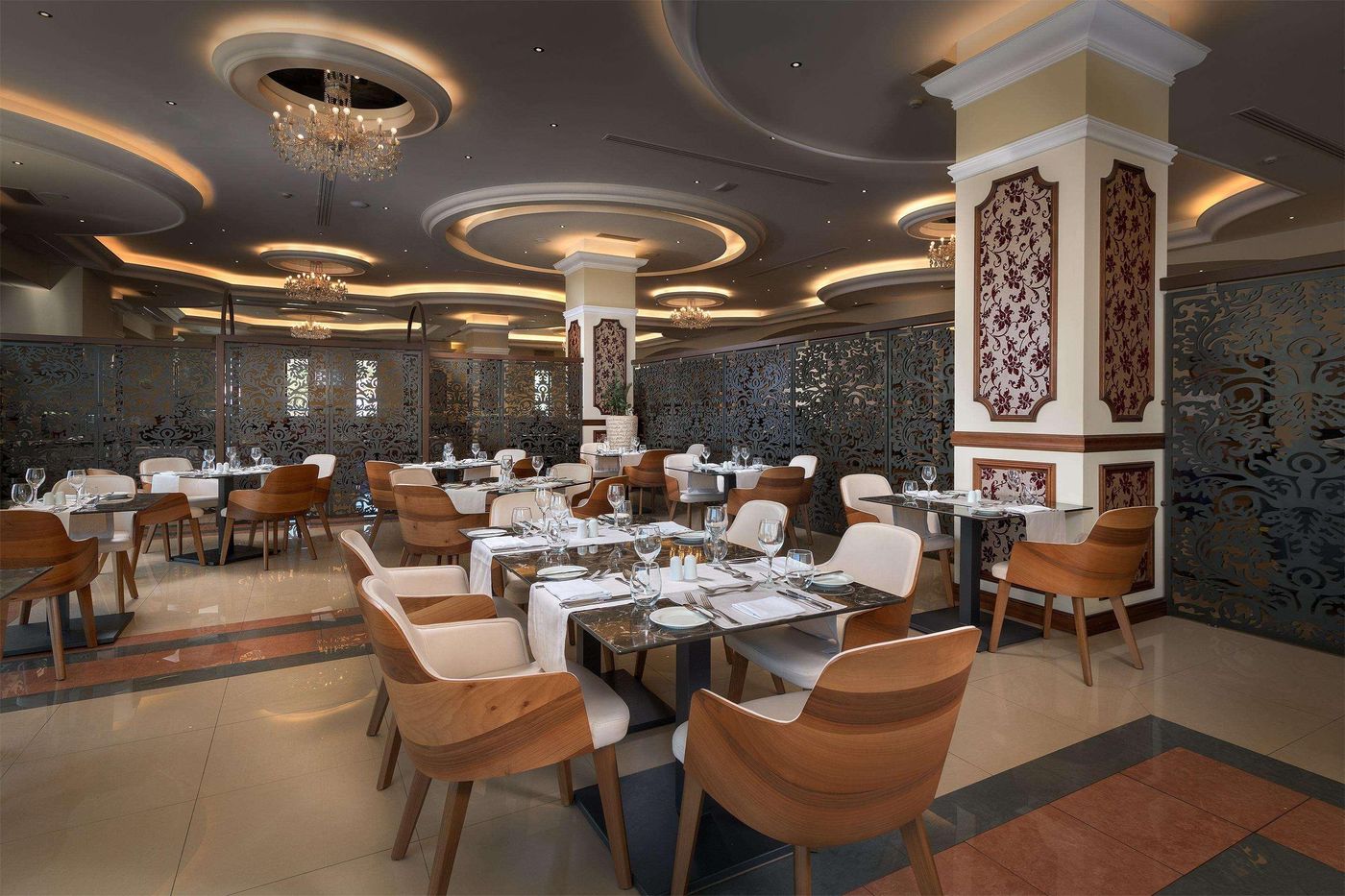 La-Marquise-Luxury-Resort-Complex-Restaurant-45