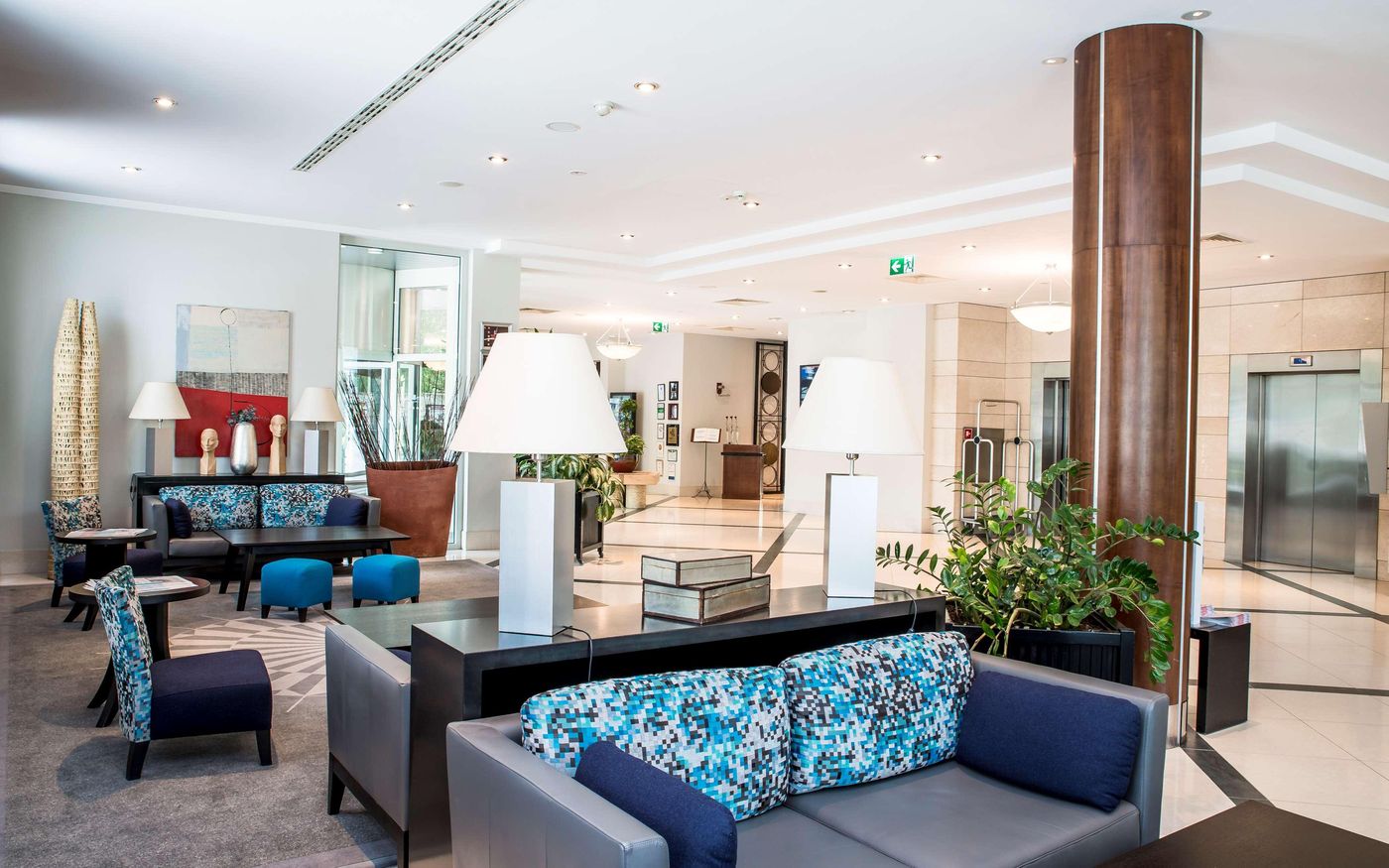 Radisson Blu Hotel Wroclaw-Poland-WROCLAW-Lobby-10