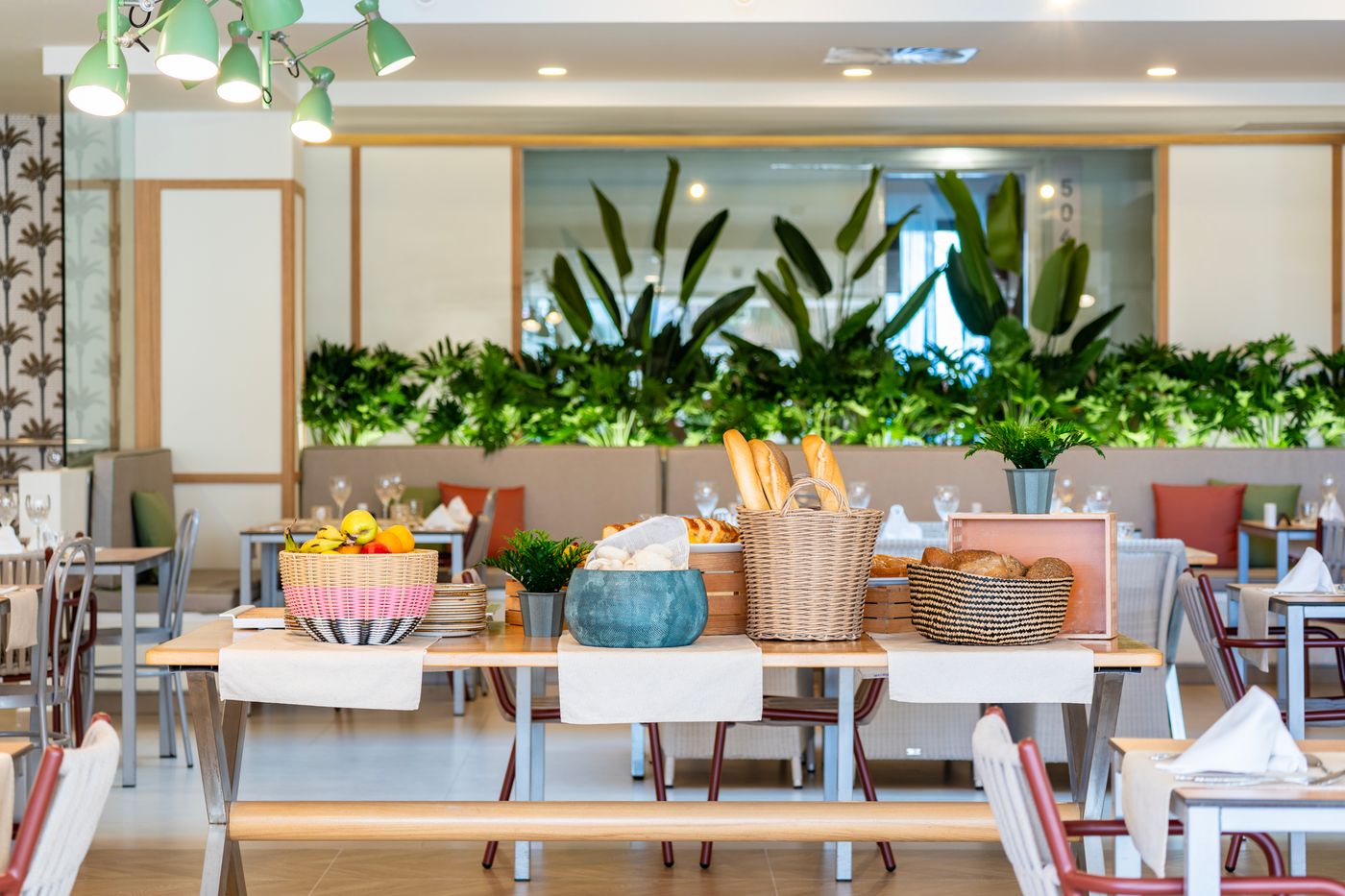 Hotel-LIVVO-Anamar-Suites-Restaurant-46