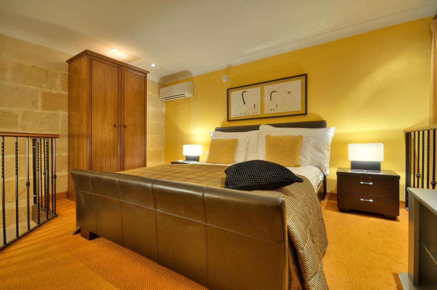 Palazzo-Capua-Room-20