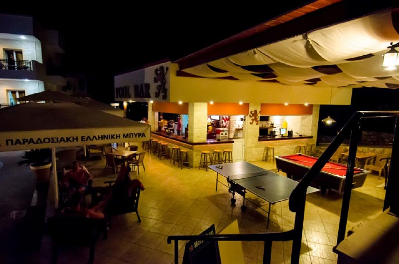 Real-Palace-Hotel---Studios-Bar-23