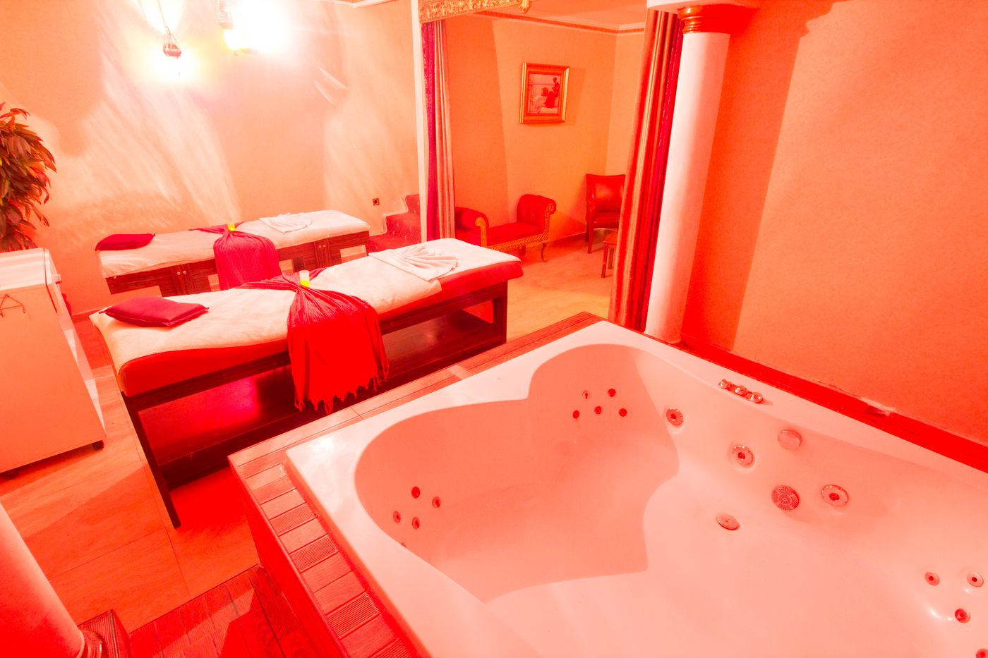 Nova-Plaza-Crystal-Hotel-Pool-56