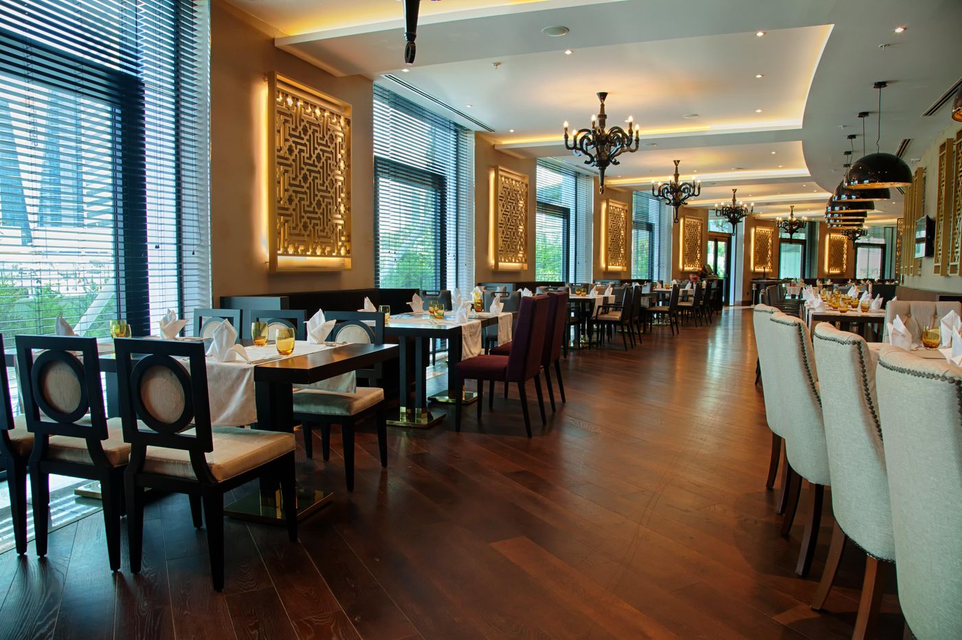 Crowne-Plaza-Istanbul-Oryapark-Restaurant-39