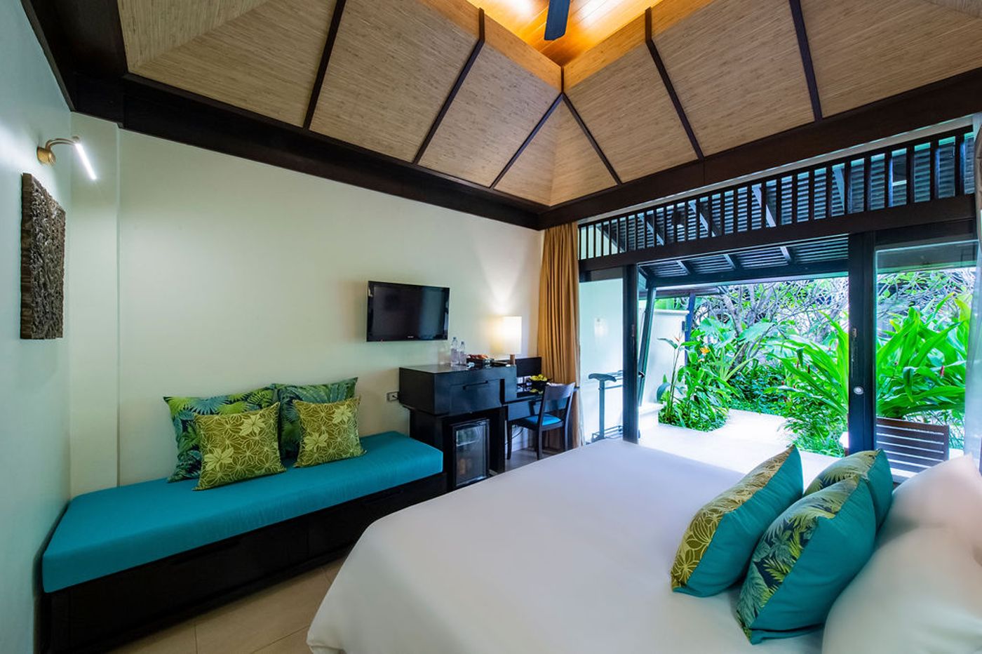 Impiana-Resort-Patong-Phuket-Room-32