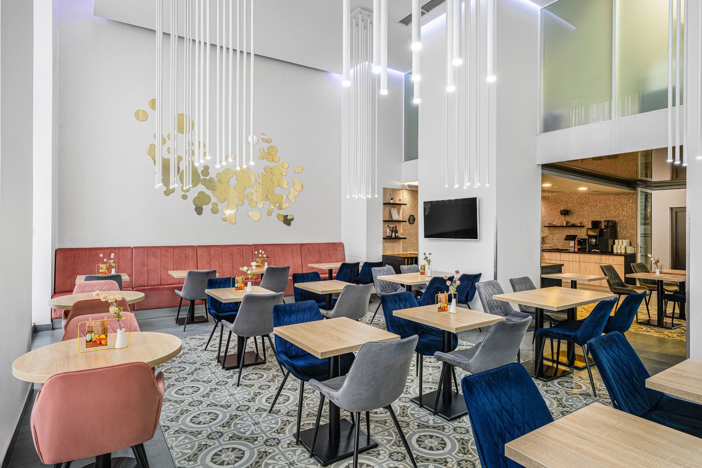 Hotel-12-Revay-Hotel-Lobby-11