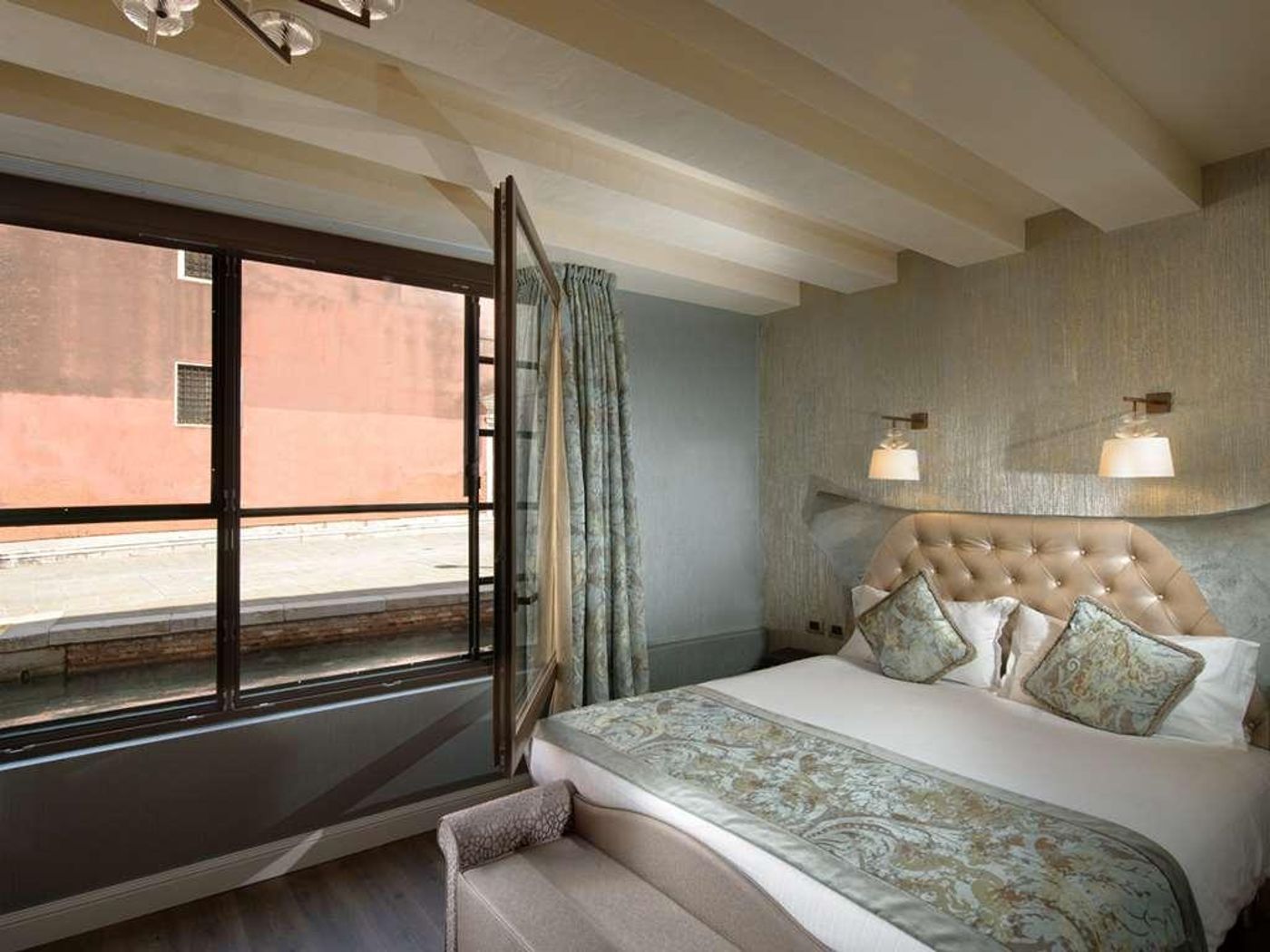 Palazzo-Veneziano-Room-69