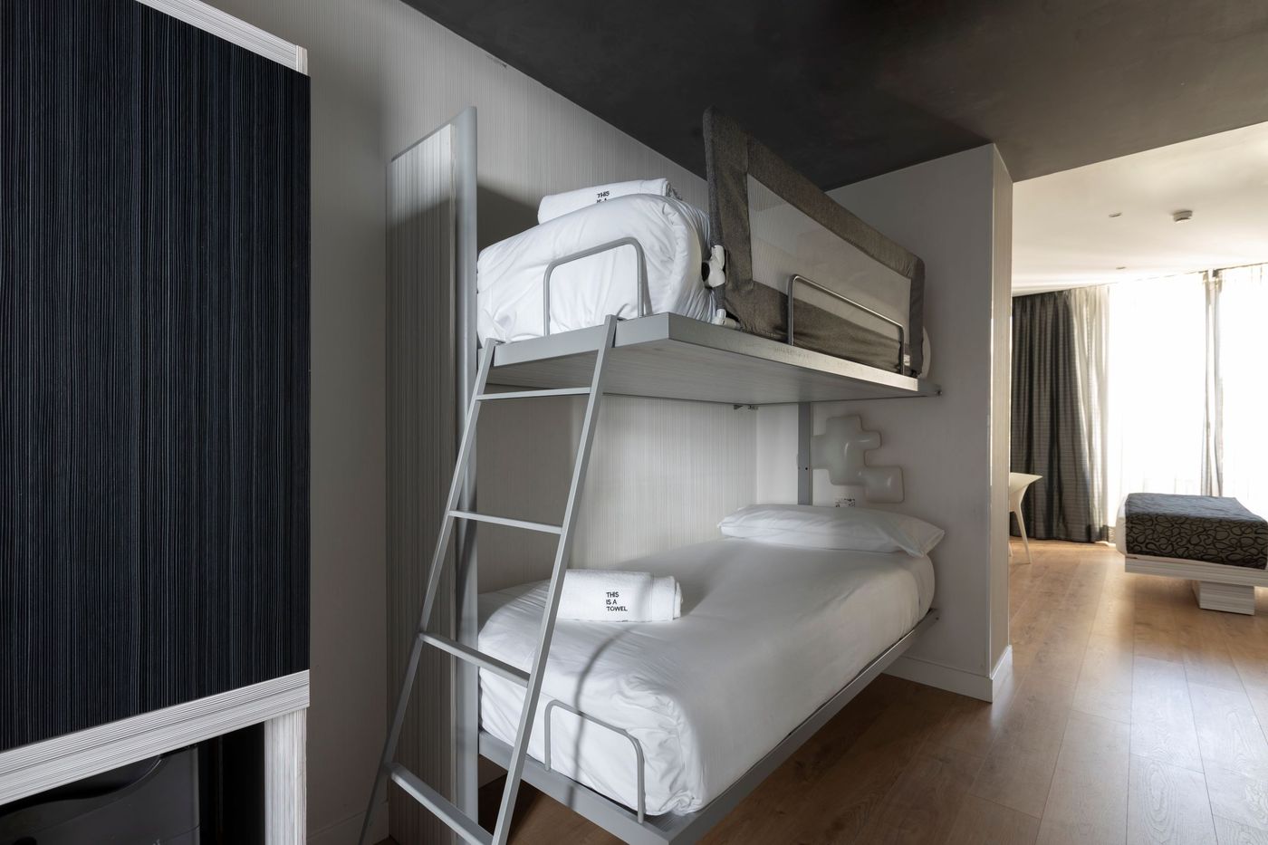 Petit-Palace-Santa-Barbara-Room-26