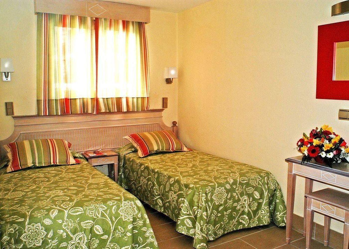 Apartamentos-Maspalomas-Oasis-General-view-4