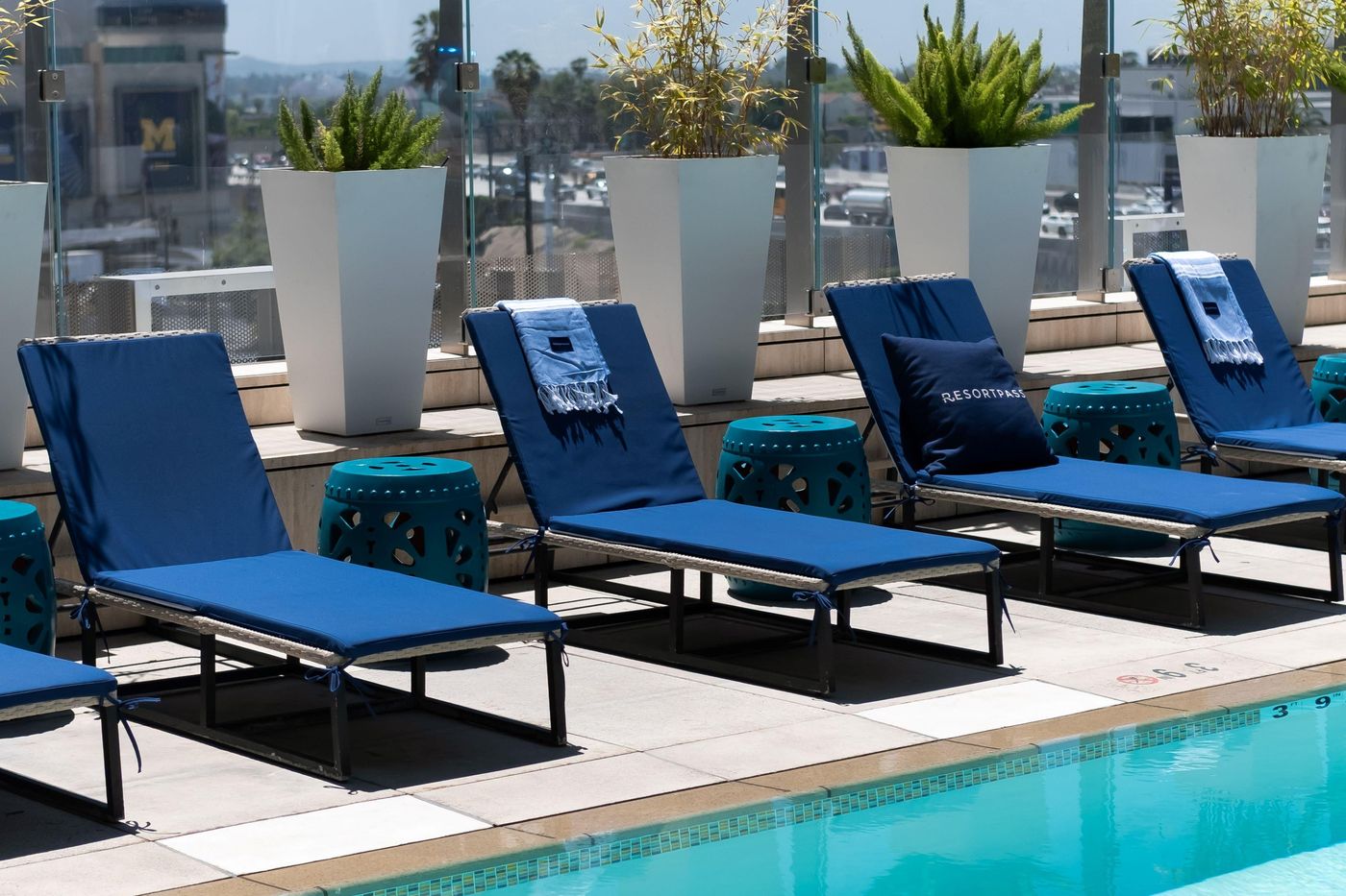 Hotel-Indigo-Los-Angeles-Downtown-Pool-40