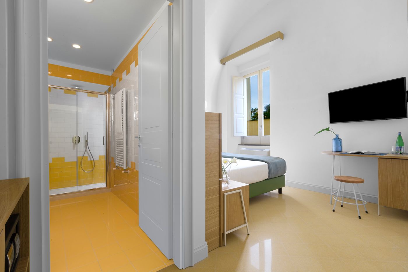 Unconventional-Sorrento-Coast-Room-18