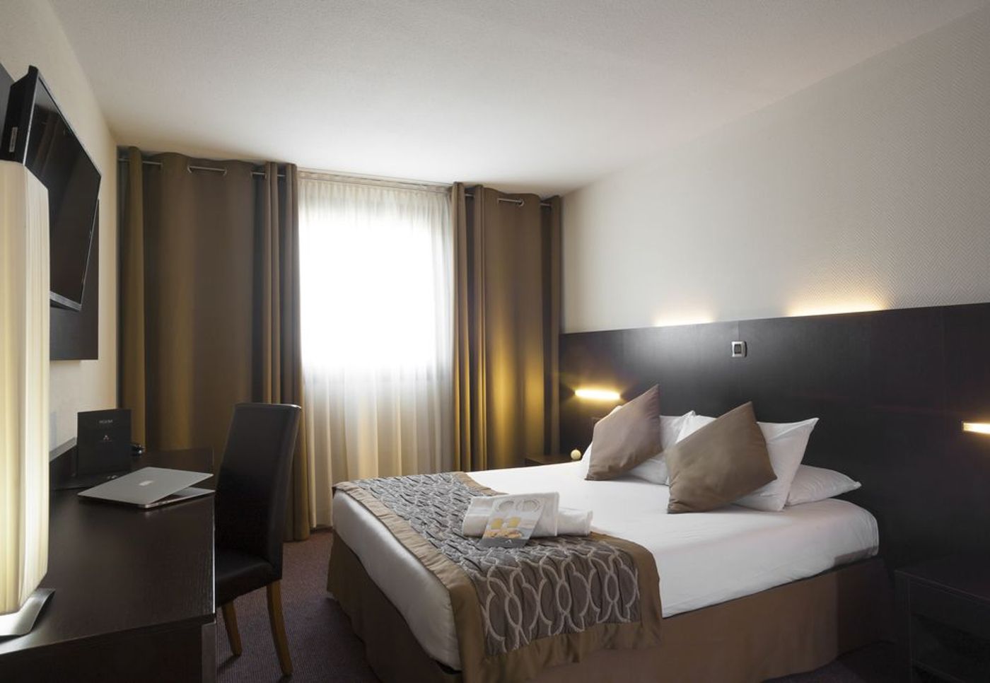 Apogia-Paris-Room-23