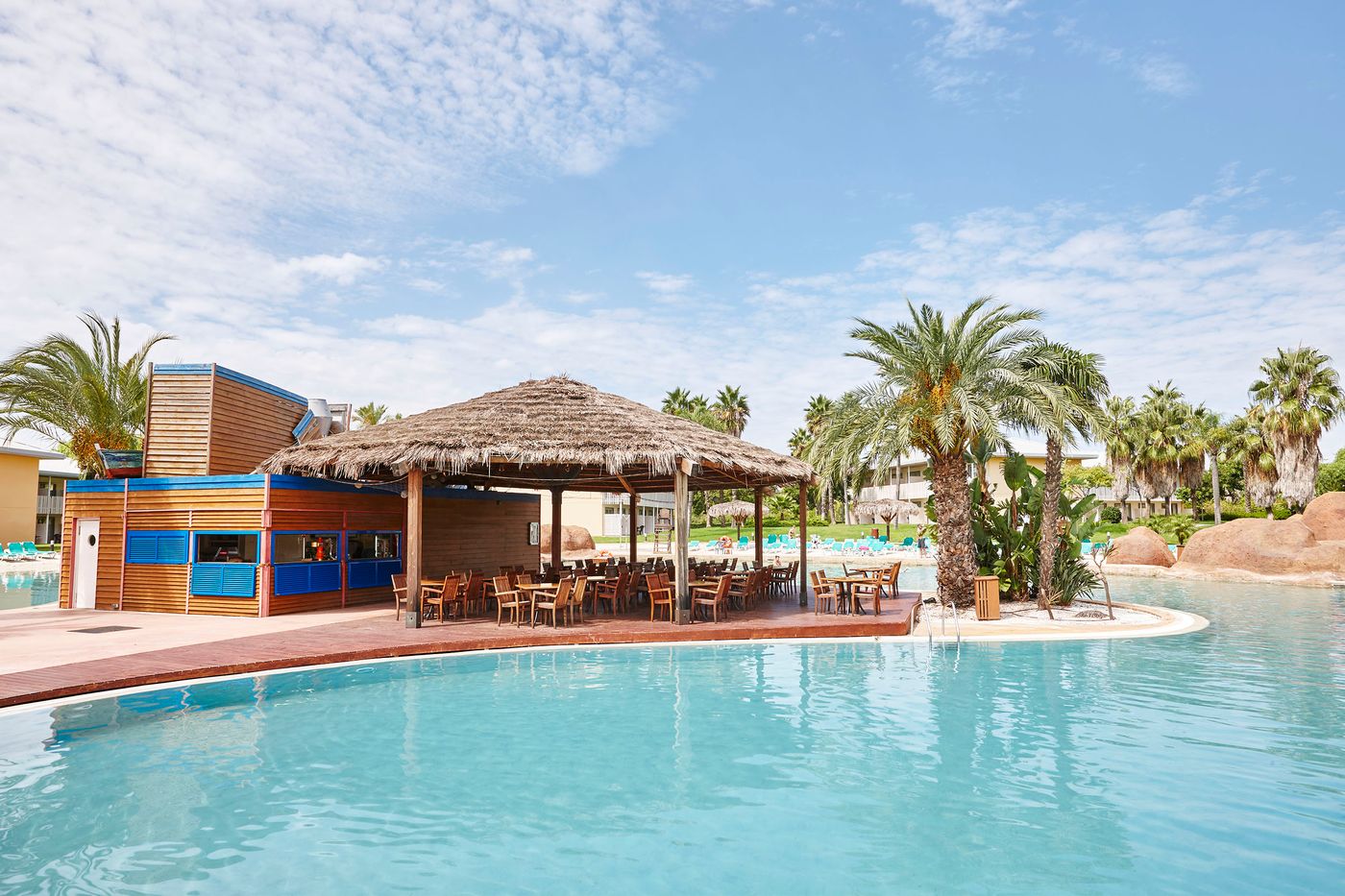 PortAventura-Hotel-Caribe---Theme-Park-Bar-2