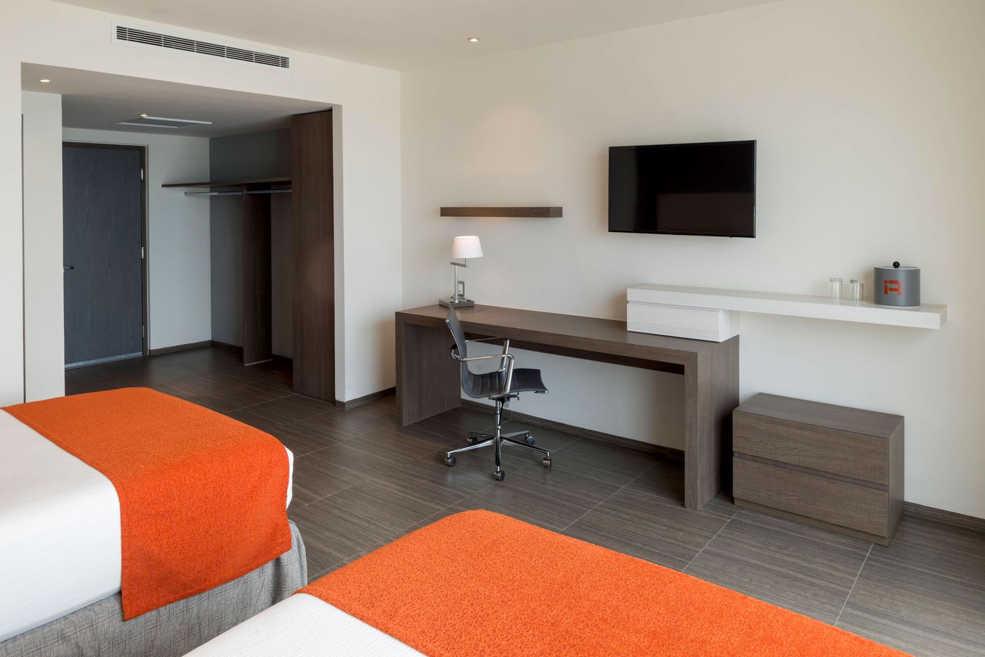 Real-Inn-Cancun-Room-30