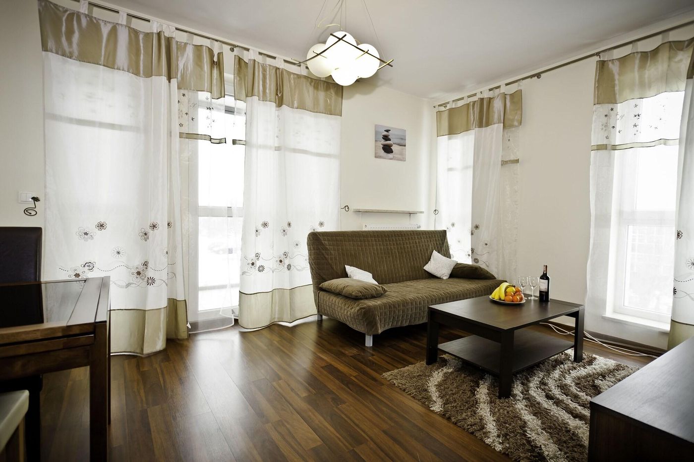 Senator-Warsaw-Apartments-Room-9