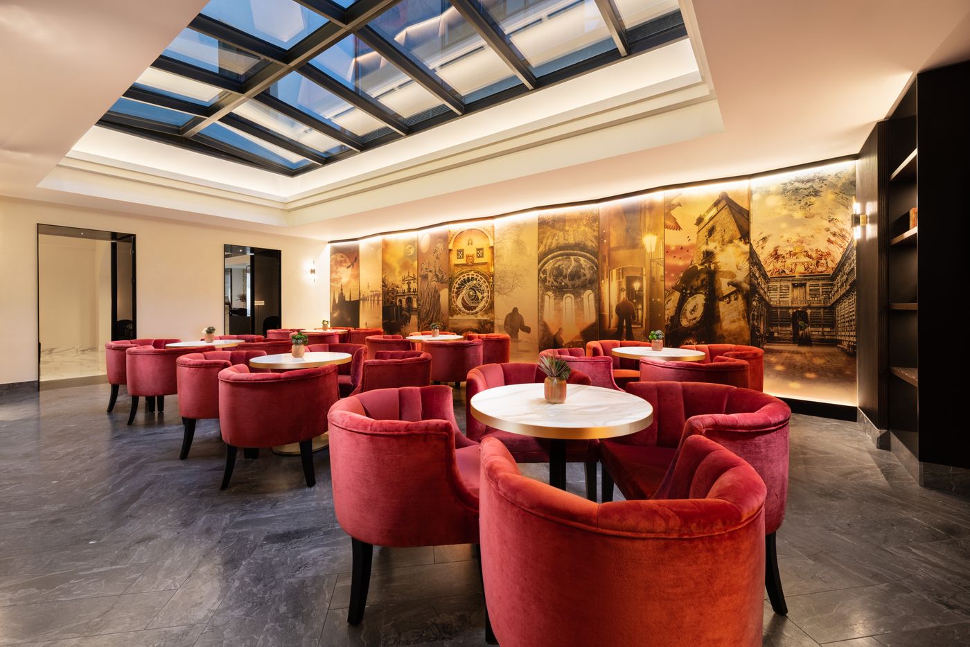 Aurea-Legends-by-Eurostars-Hotel-Company-Bar-12