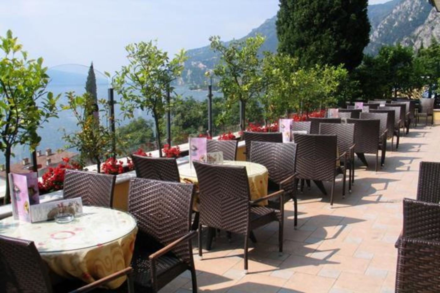 Villa Dirce-Italy-LIMONE SUL GARDA-Restaurant-1