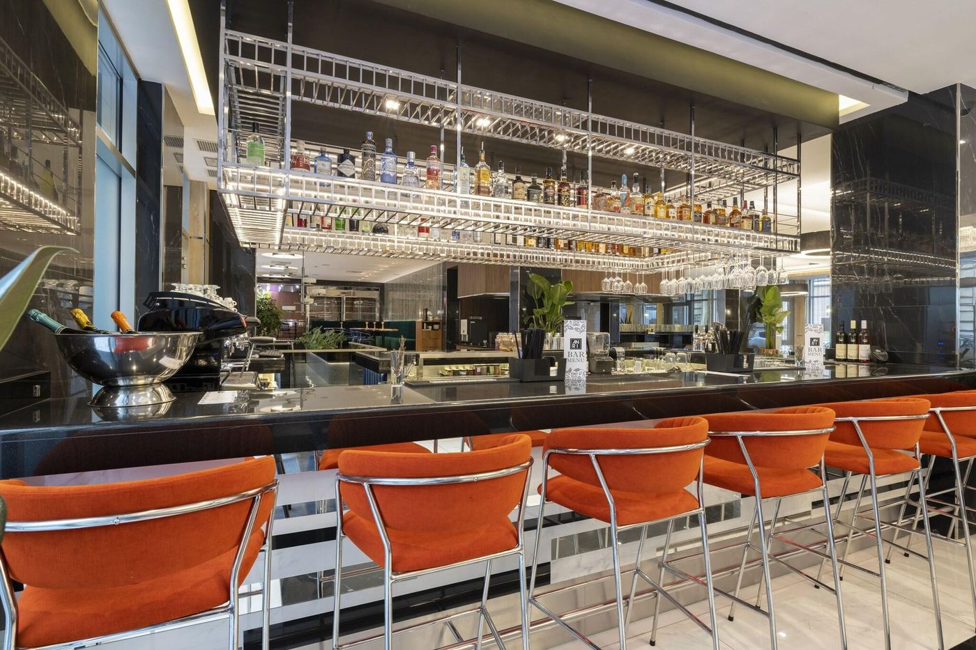 Silver-Crown-Hotel---Residence--Palace-Quarter-Restaurant-15