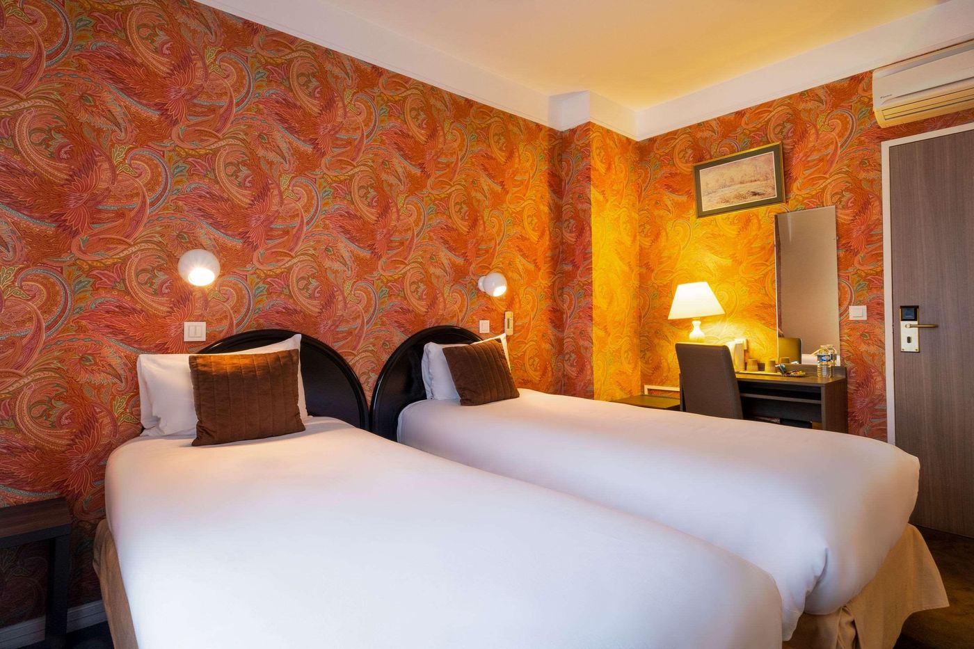 Abaca-Messidor-by-Happyculture-Room-19