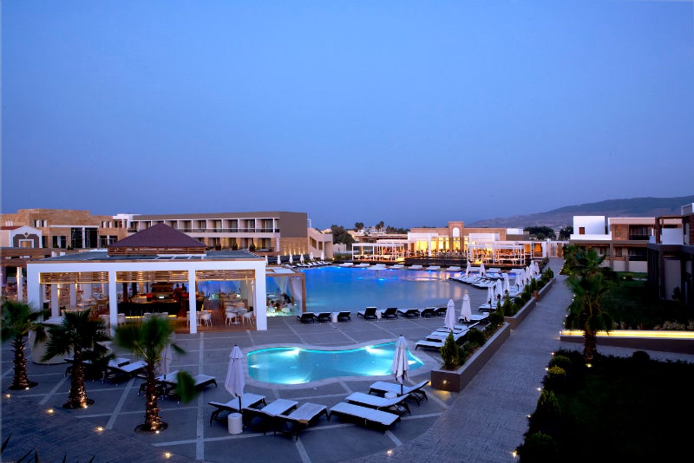 Pelagos-Suites-Hotel-Pool-8