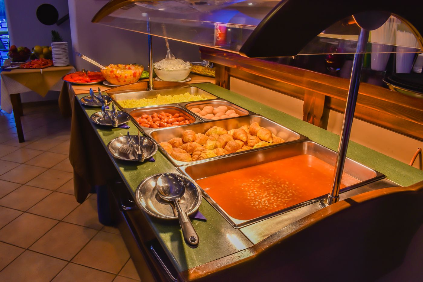 Govino-Bay-Apartments-Restaurant-66