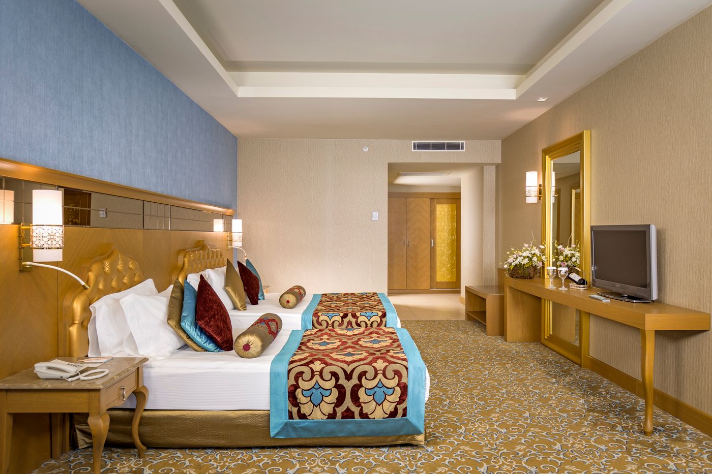 Royal-Holiday-Palace-Room-30