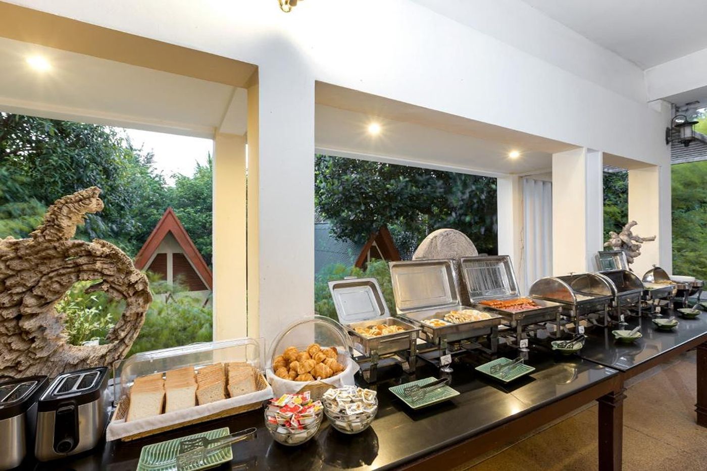 Phuket-Sea-Resort-SHA-by-ZUZU-Restaurant-42