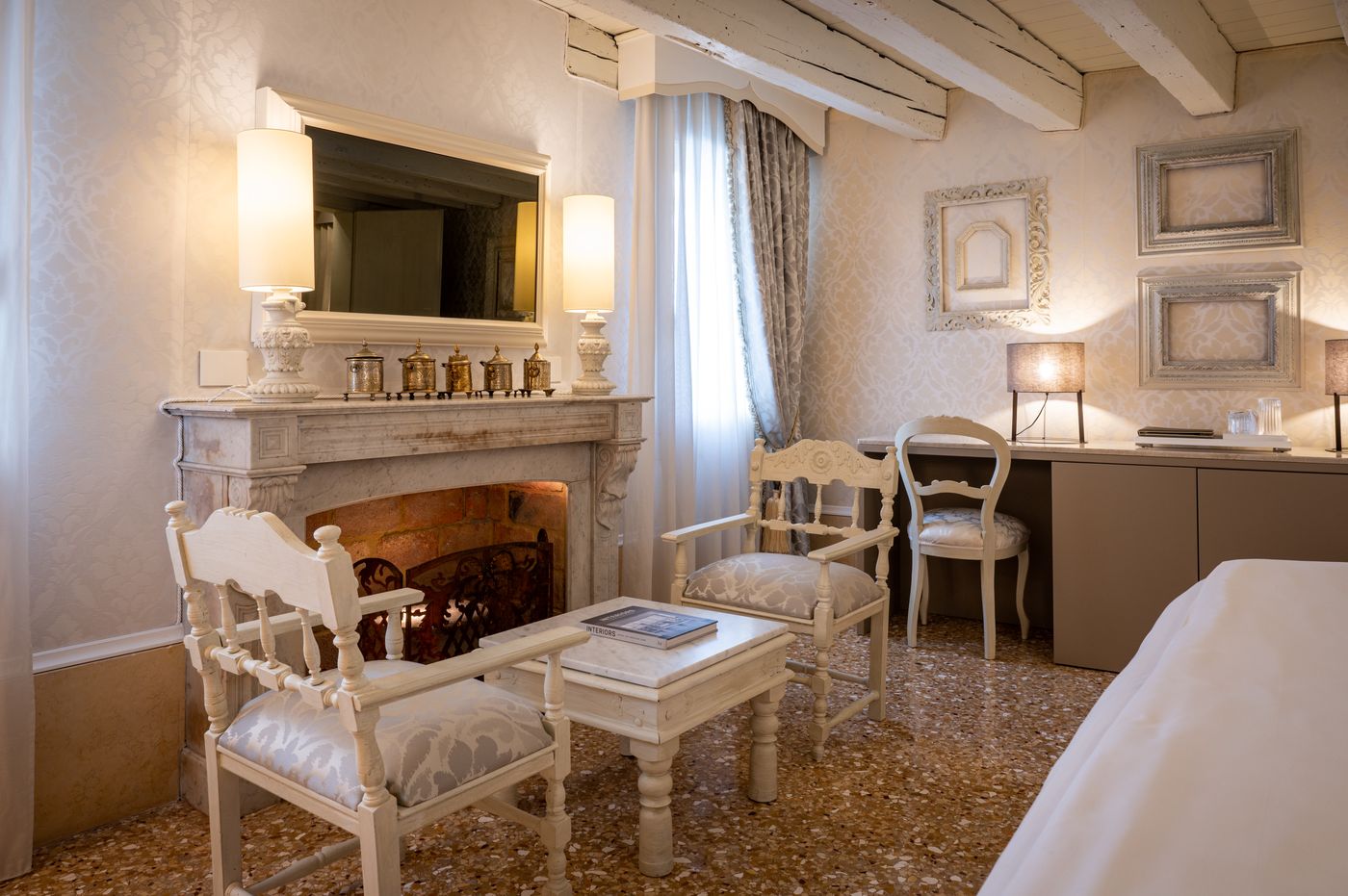 Ca--Maria-Adele-Room-7