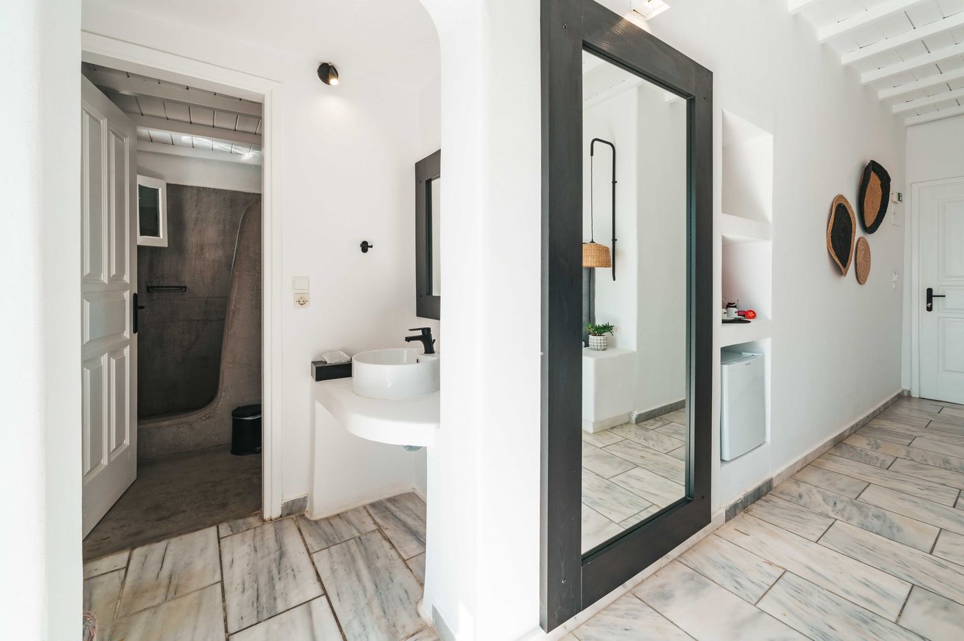 Mr---Mrs-White-Mykonos-Room-45