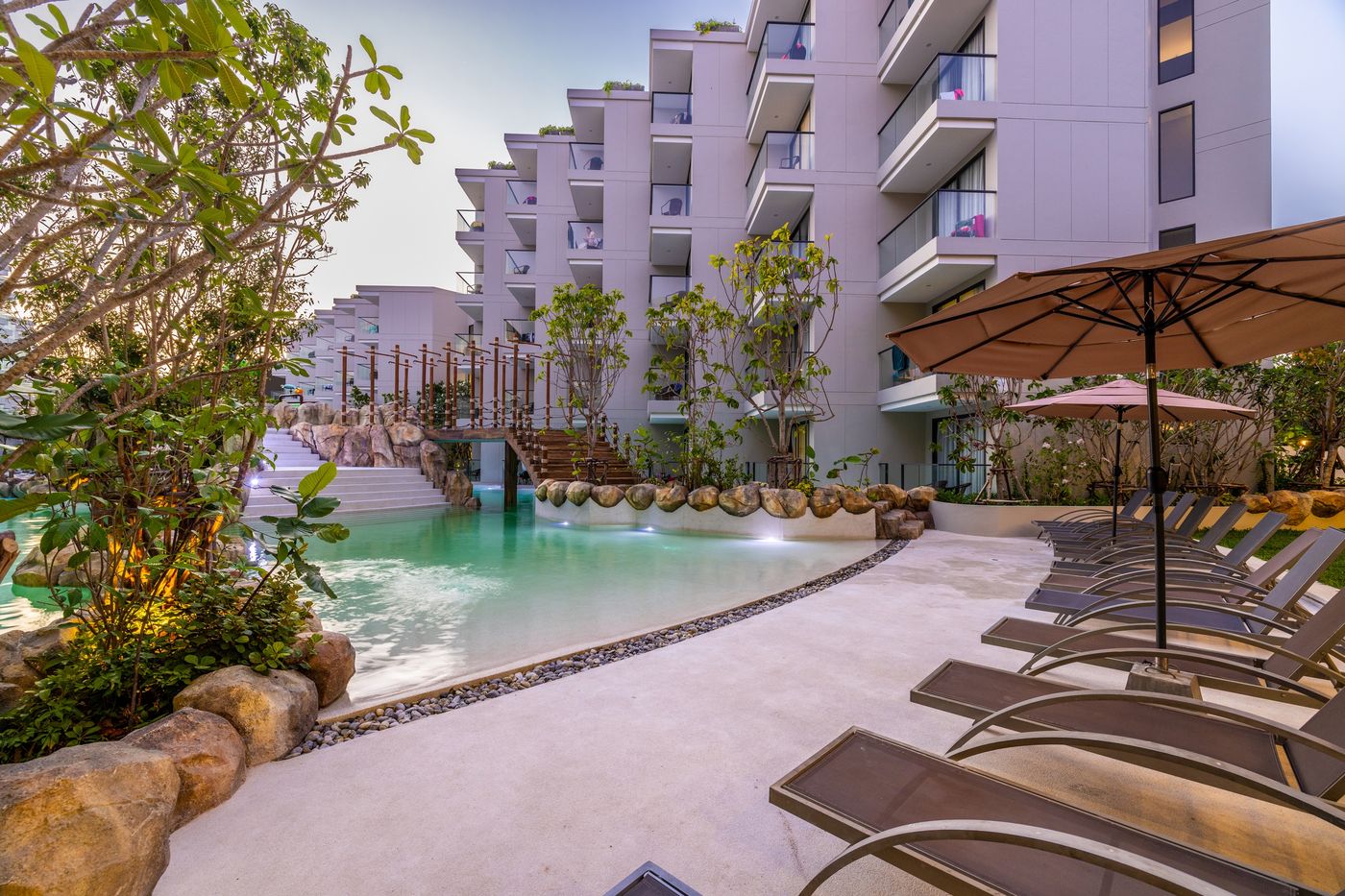 Phuket-Emerald-Beach-Resort-Pool-21