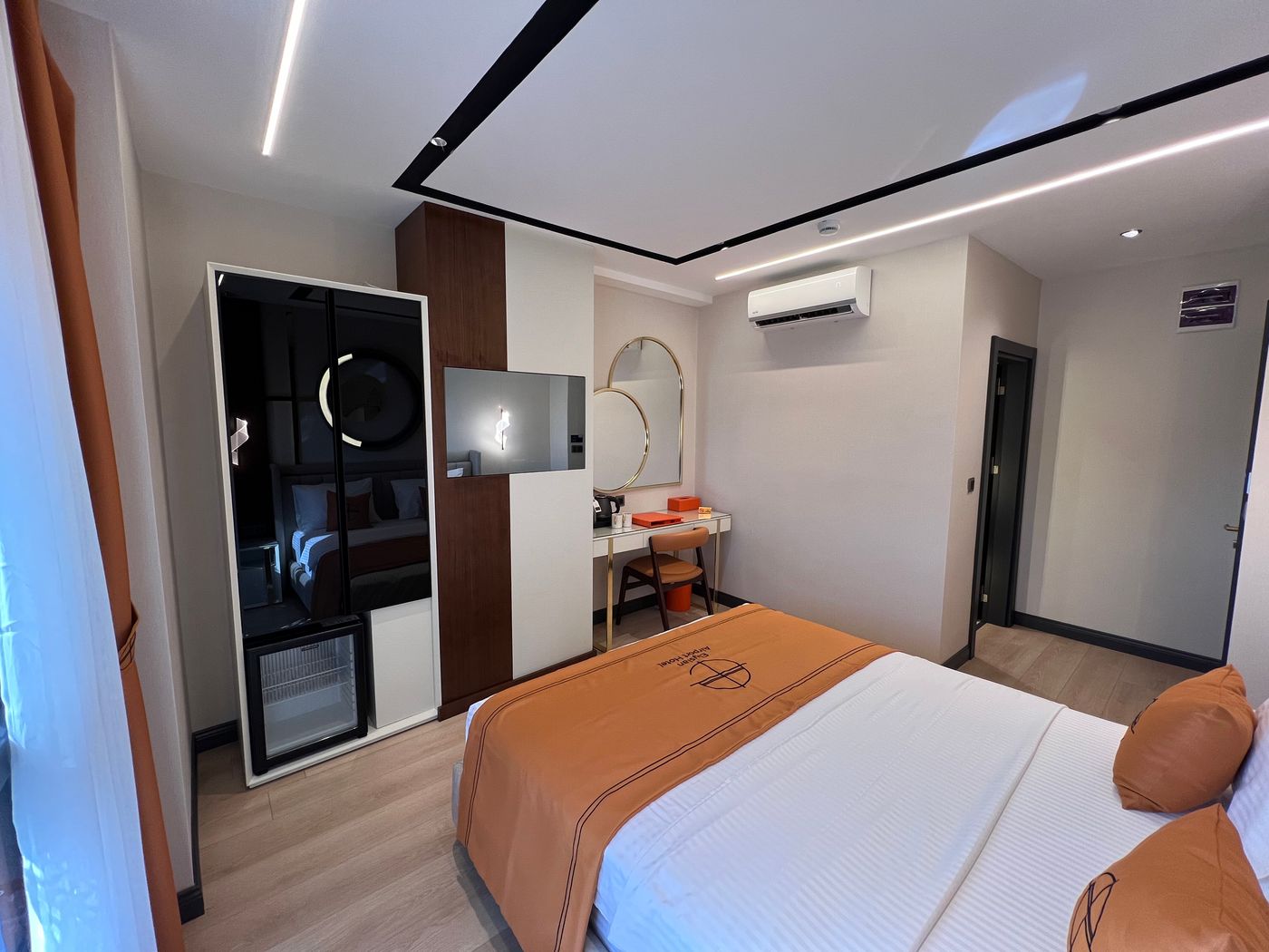 Elysian-Airport-Hotel-Room-27