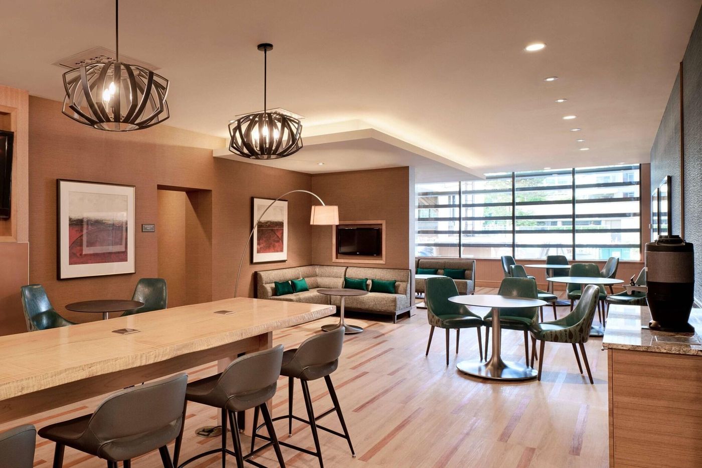 Residence-Inn-By-Marriott-Vancouver-Downtown-Restaurant-13