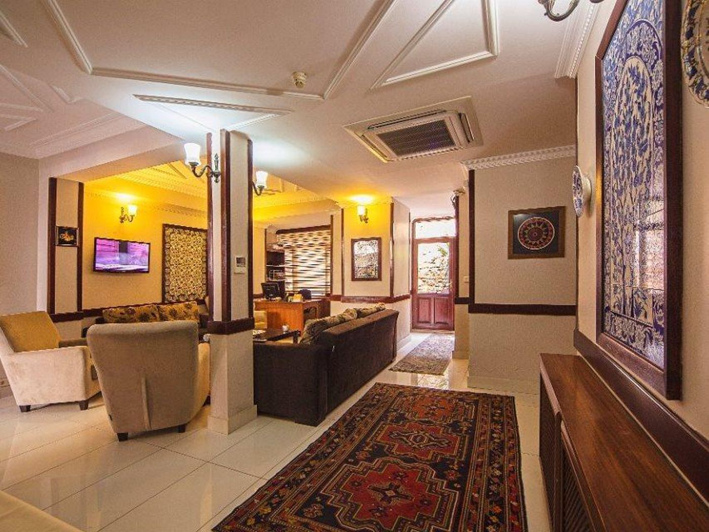 Hippodrome-Special-Lobby-2