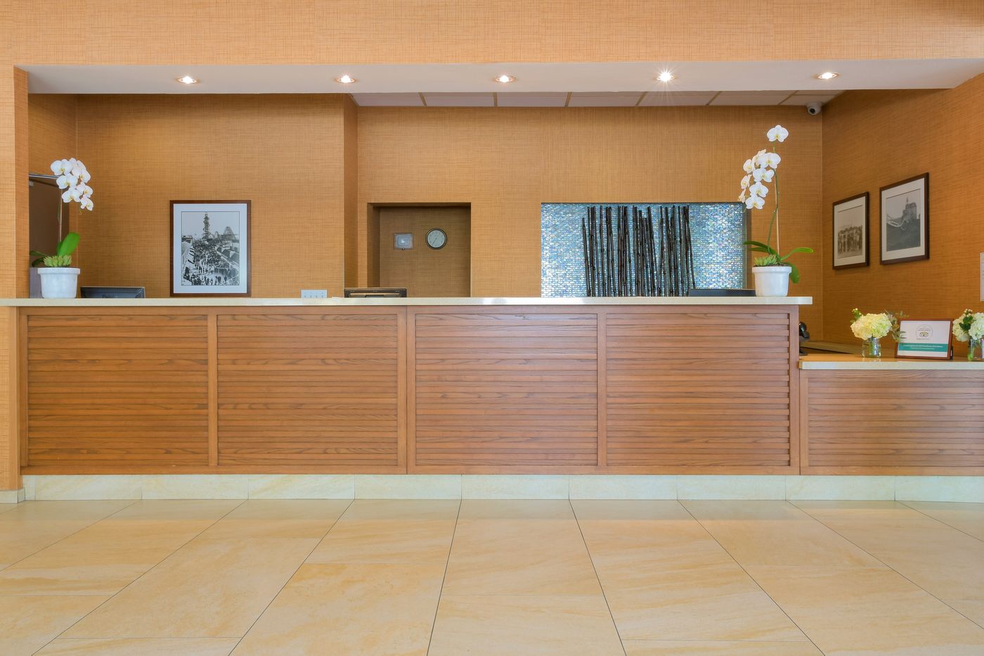 Gateway-Hotel-Santa-Monica-General-view-5