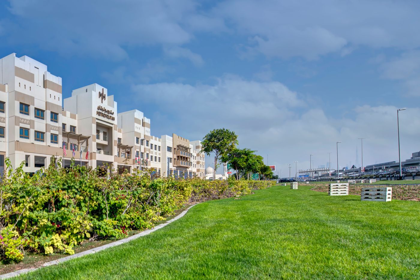 Metropolitan-Hotel-on-Sheikh-Zayed-Road-Dubai-General-view-8