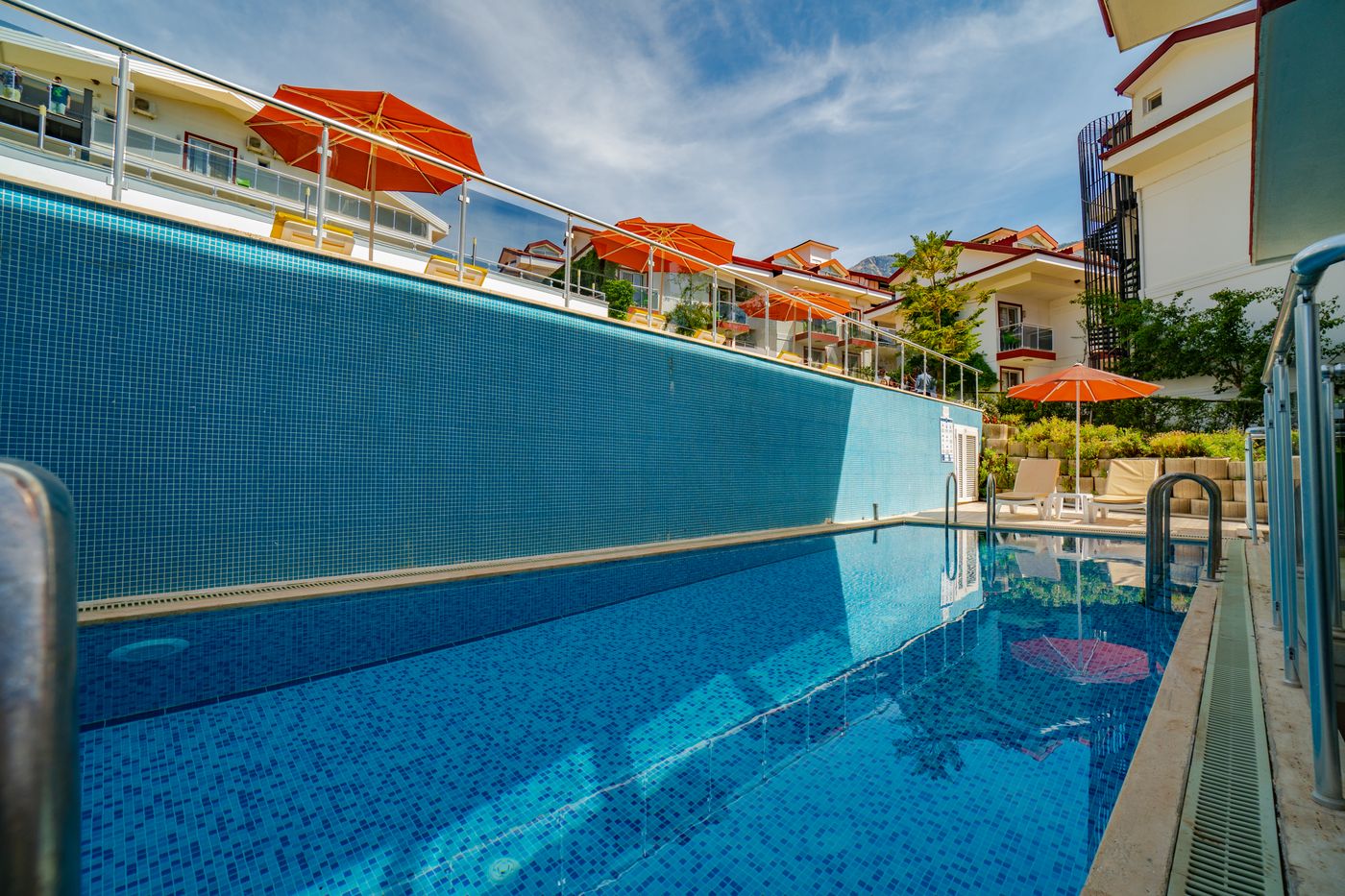 Sunshine Holiday Resort Hotel