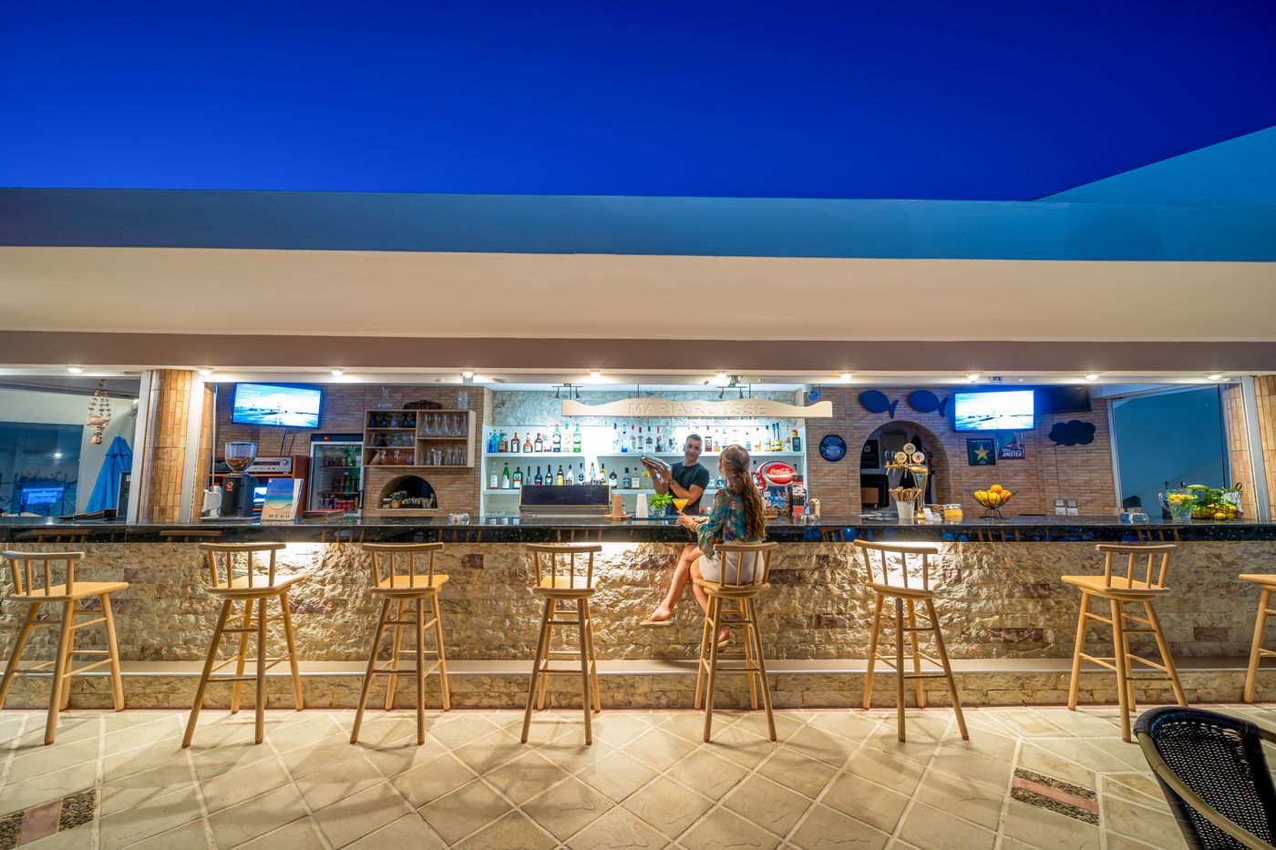 Maria-Rousse-Studios-Bar-23