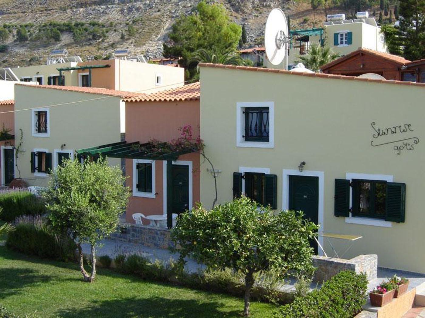 Sunrise Apartments - Koutouloufari